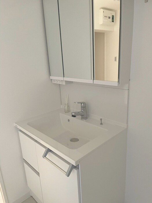 物件内観写真1　(洗面)