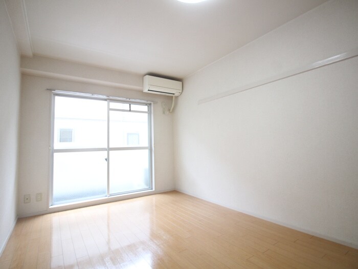 物件内観写真4　(居室)