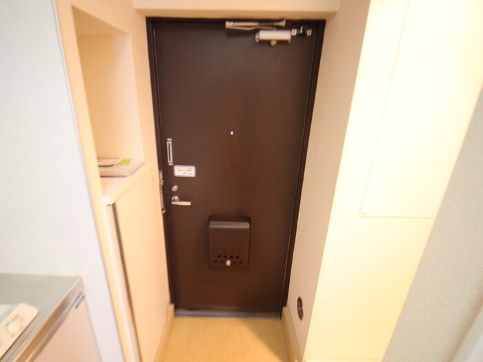 物件内観写真12　(玄関)