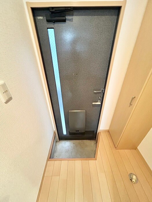 物件内観写真16　(玄関)