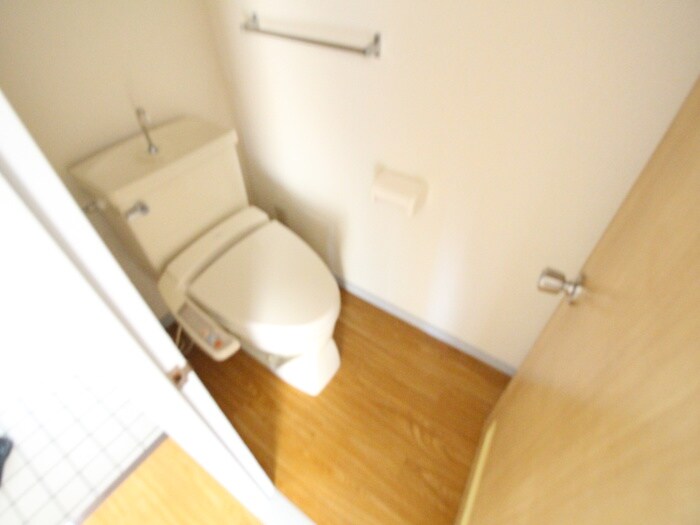 物件内観写真8　(トイレ)