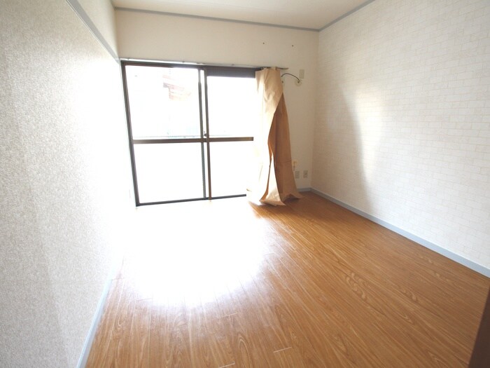 物件内観写真10　(居室)