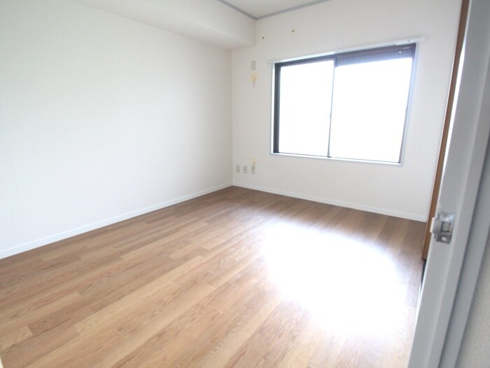 物件内観写真11　(居室)