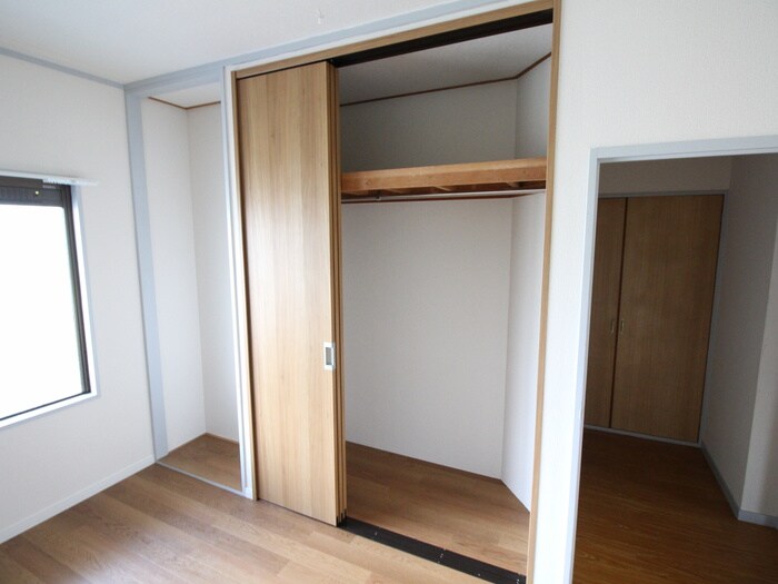 物件内観写真12　(収納)