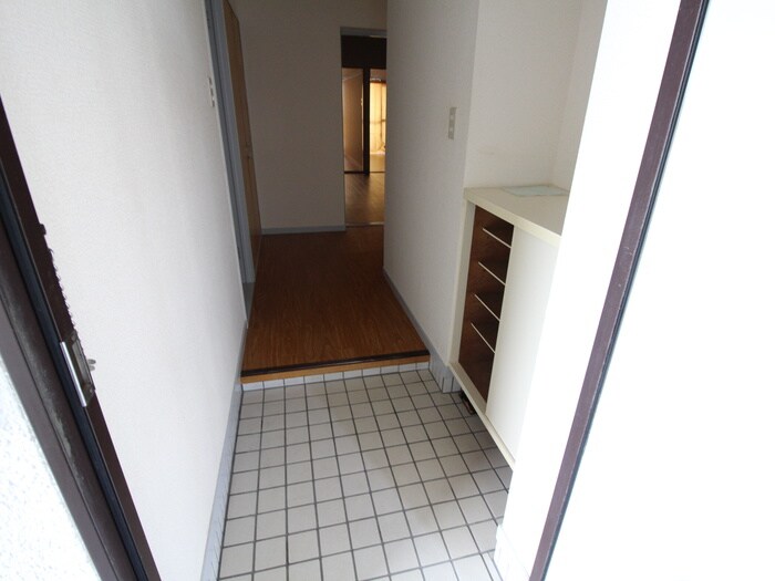物件内観写真17　(玄関)