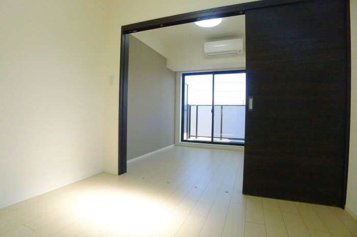 物件内観写真9　(室内からの展望)