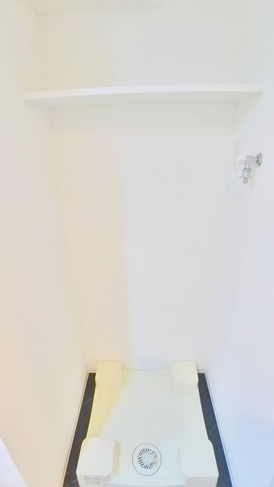 物件内観写真12　(洗濯機置場)