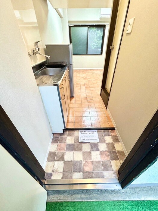 物件内観写真16　(玄関)