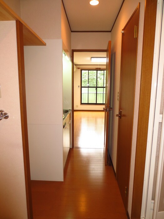 物件内観写真8　(廊下)