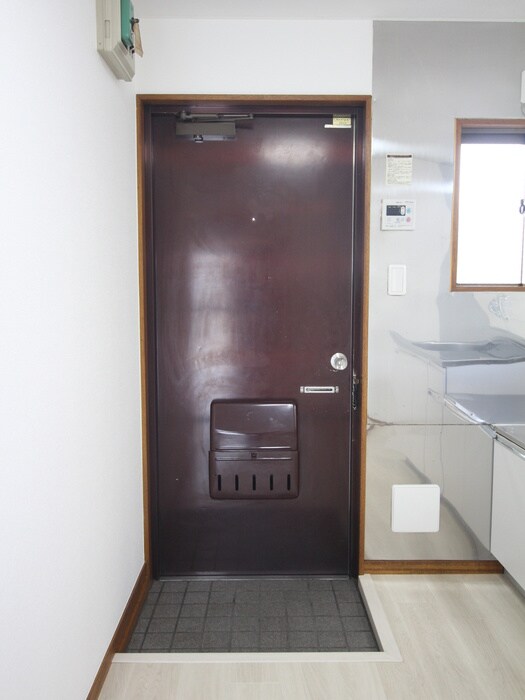 物件内観写真15　(玄関)