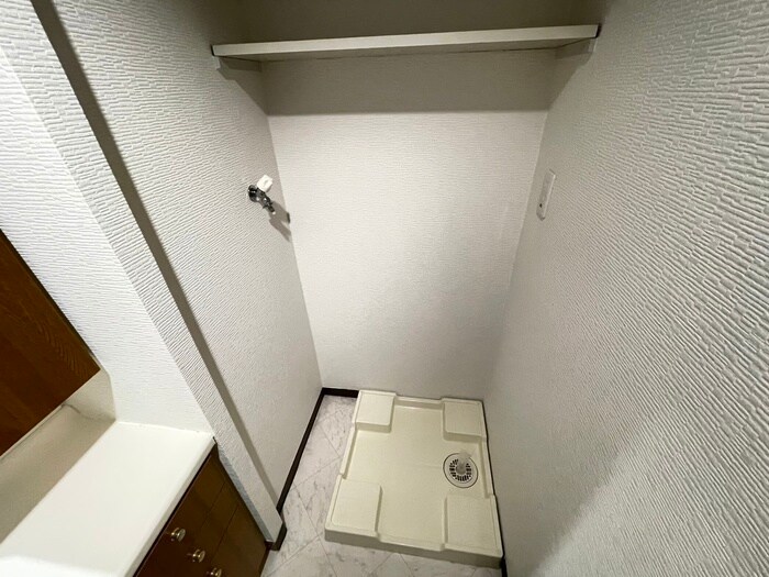 物件内観写真15　(洗濯機置場)