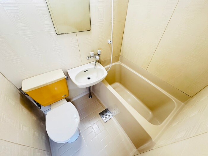 アパートメント草苑のバス