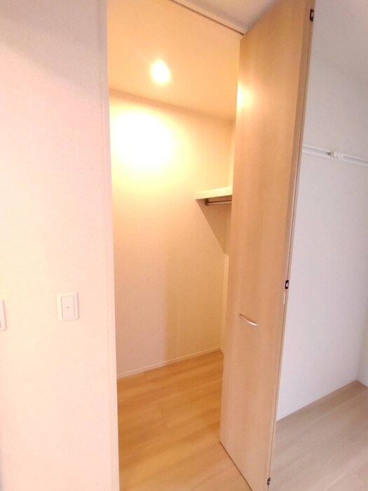 物件内観写真11　(収納)