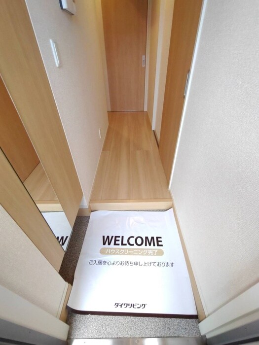 物件内観写真18　(玄関)