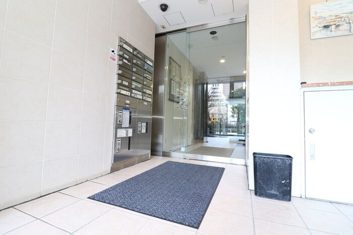 物件外観写真4　(エントランス部分)