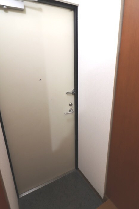 物件内観写真18　(玄関)