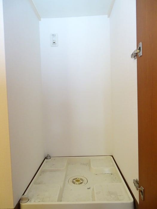 物件内観写真20　(洗濯機置場)