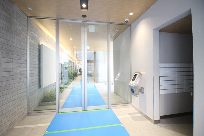 物件外観写真3　(エントランス部分)