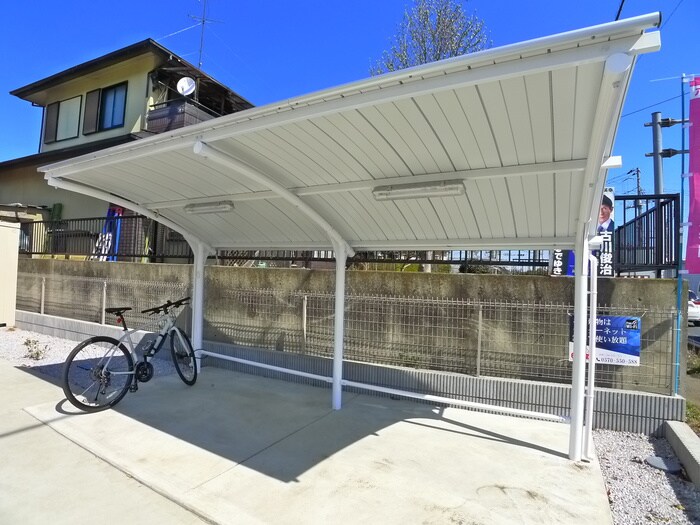 物件外観写真3　(駐輪場)