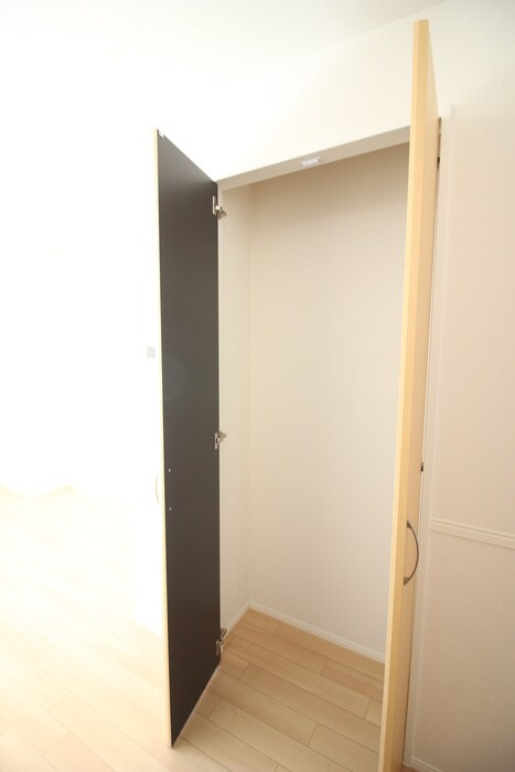 物件内観写真13　(収納)