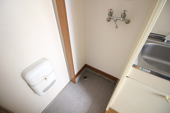 物件内観写真18　(洗濯機置場)