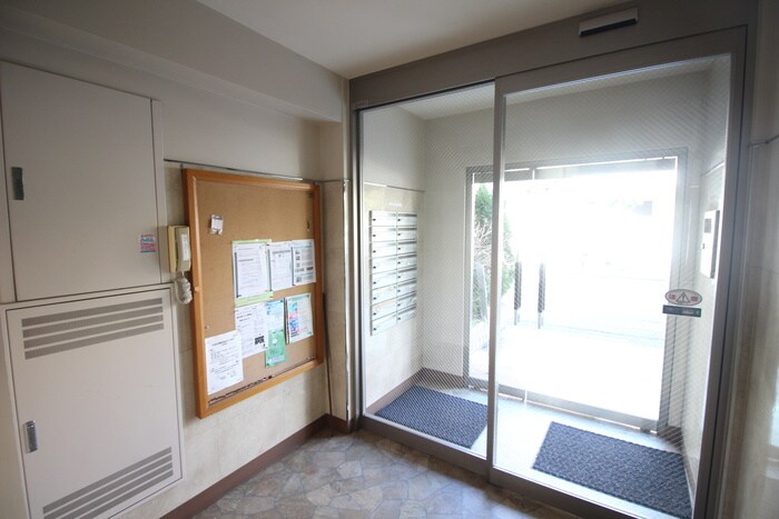 物件外観写真5　(エントランス部分)