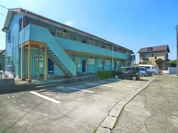 物件外観写真4　(駐車場)