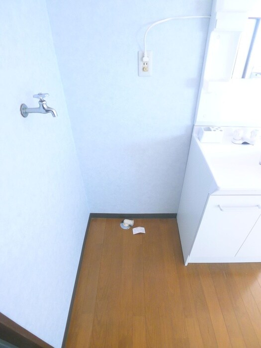 物件内観写真14　(洗濯機置場)