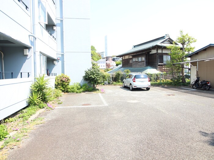 物件外観写真6　(駐車場)