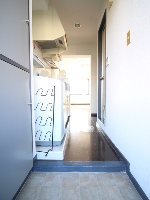 物件内観写真10　(玄関)