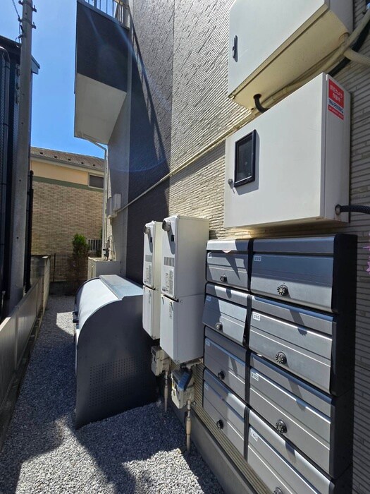 物件外観写真6　(エントランス部分)