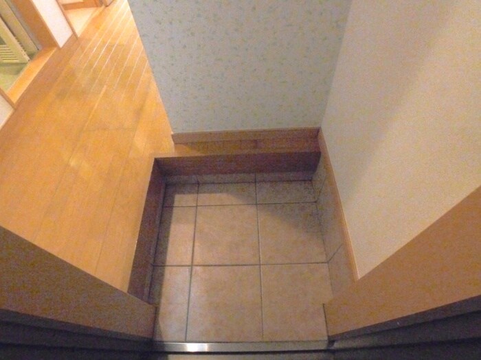 物件内観写真16　(玄関)