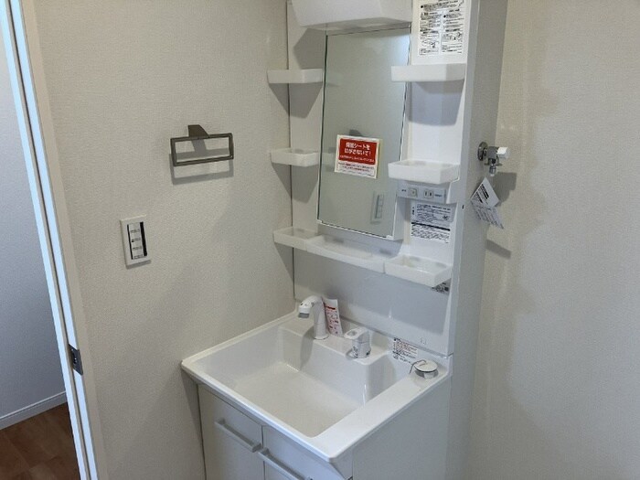 物件内観写真9　(洗面)