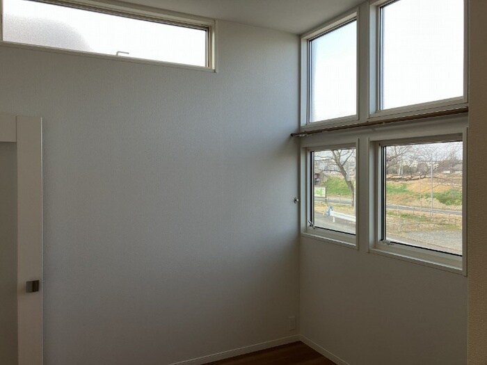 物件内観写真14　(室内からの展望)