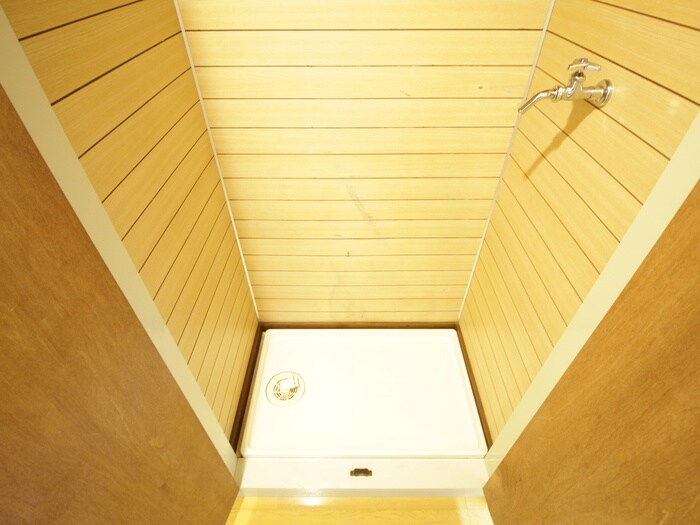 物件内観写真12　(洗濯機置場)