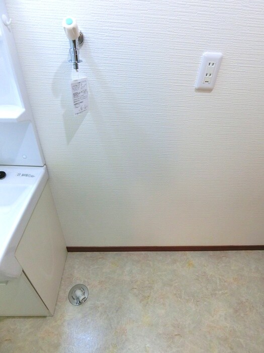 物件内観写真12　(洗濯機置場)