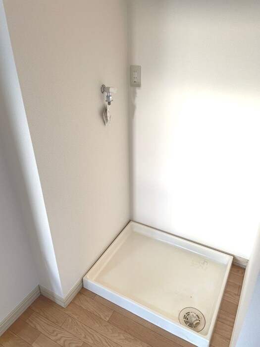 物件内観写真12　(洗濯機置場)