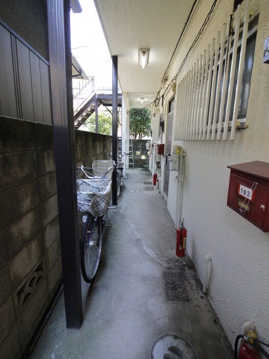 物件外観写真5　(エントランス部分)