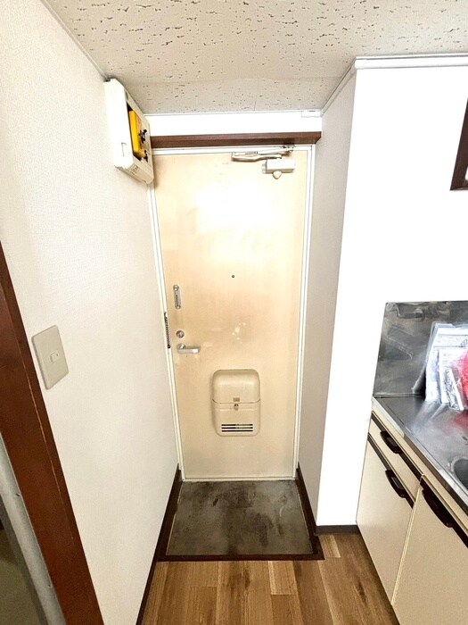 物件内観写真15　(玄関)