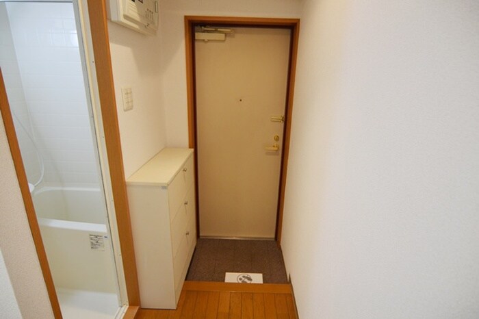 物件内観写真17　(玄関)