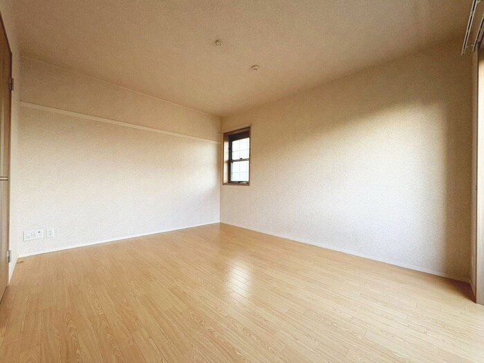 物件内観写真4　(居室)