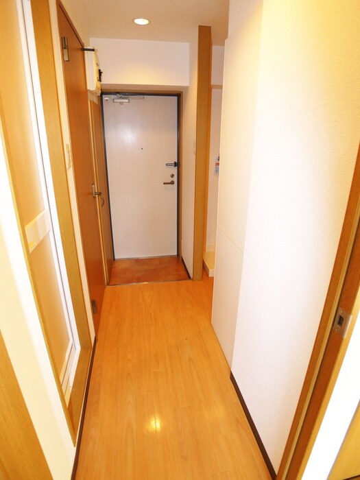物件内観写真13　(廊下)