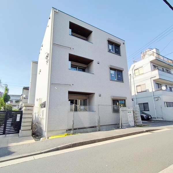 建築中
