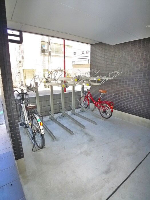 物件外観写真5　(駐輪場)