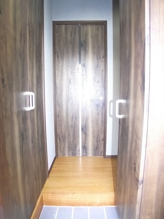 物件内観写真16　(玄関)