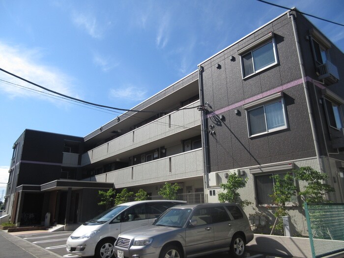 物件外観写真1　(駐車場)