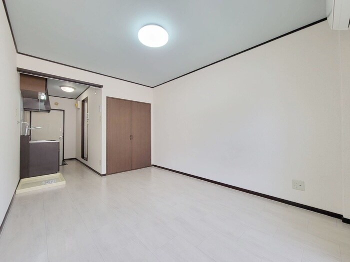 物件内観写真9　(居室)