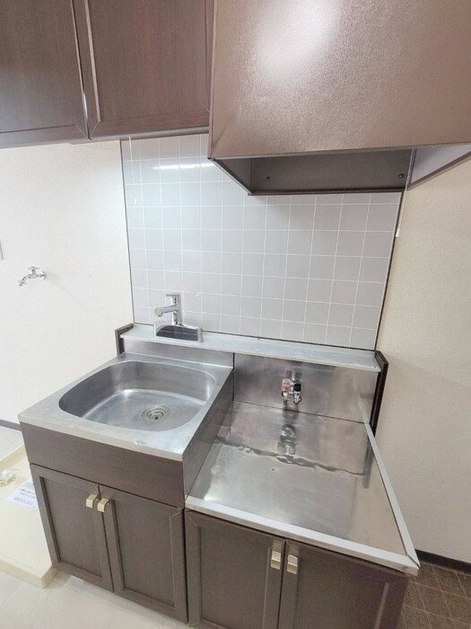 b´CASA幕張Ⅱre-bornのキッチン