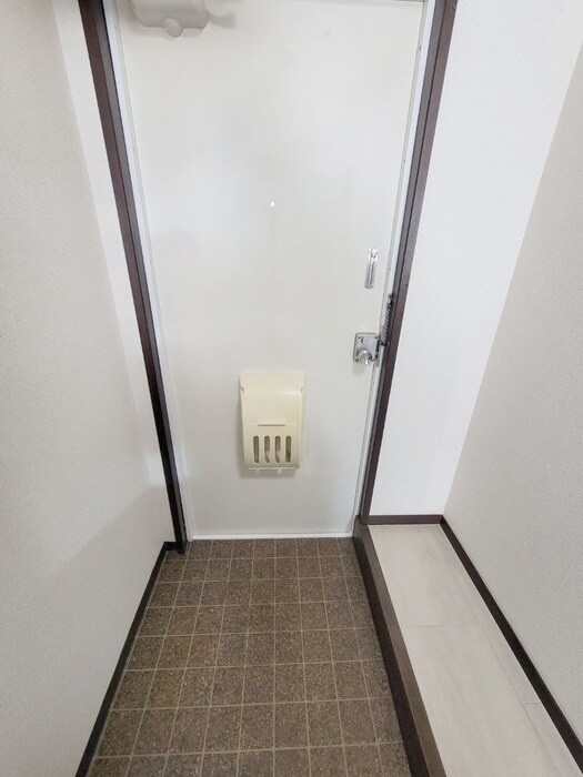 b´CASA幕張Ⅱre-bornの玄関