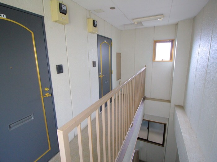 物件内観写真17　(玄関)